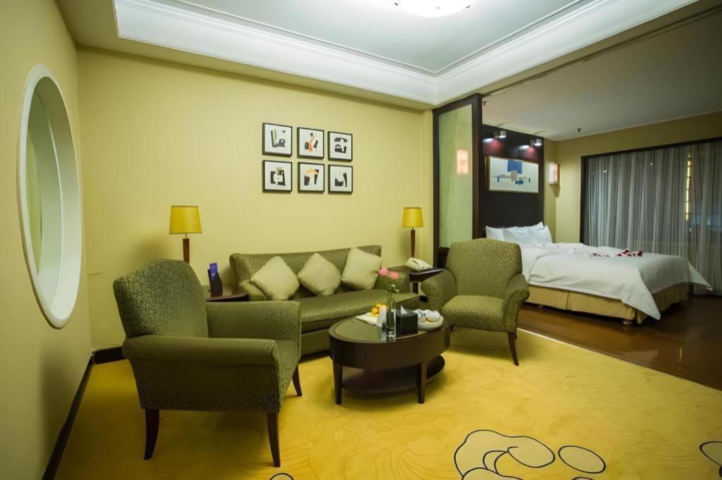Qingdao Blue Horizon Hotel Laoshan Exterior photo