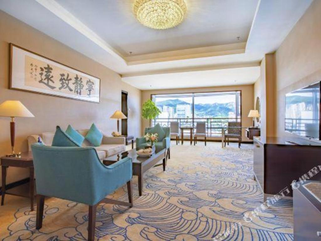 Qingdao Blue Horizon Hotel Laoshan Exterior photo
