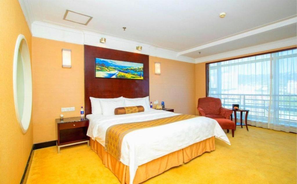 Qingdao Blue Horizon Hotel Laoshan Exterior photo