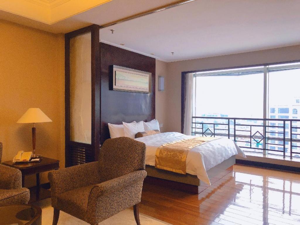 Qingdao Blue Horizon Hotel Laoshan Exterior photo