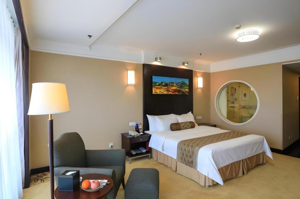 Qingdao Blue Horizon Hotel Laoshan Exterior photo