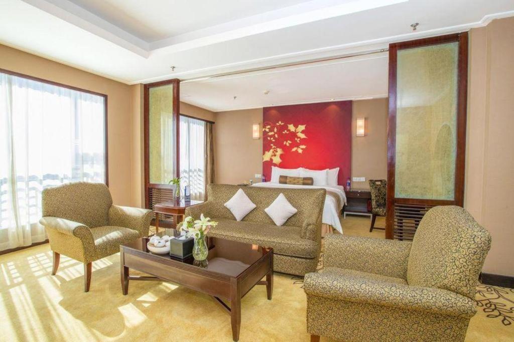 Qingdao Blue Horizon Hotel Laoshan Exterior photo